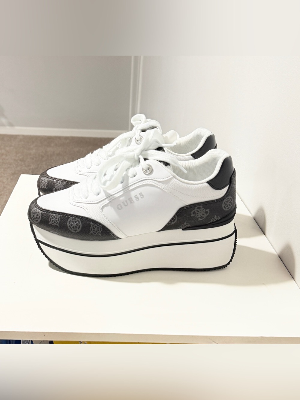 GUESS CAMRIO Platform Multilogo Sneakers Size 8.5 Women's Trainers Y2K - Picture 4 of 10